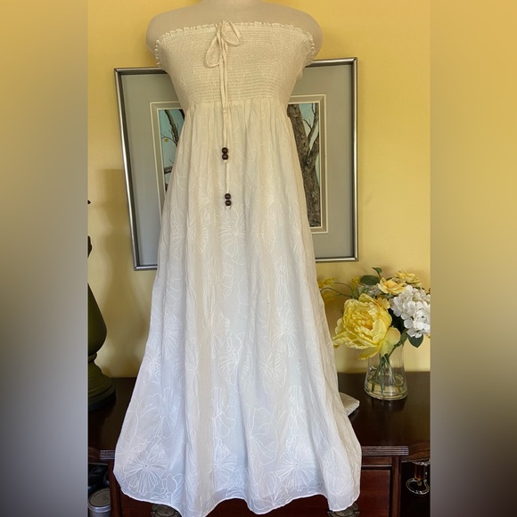 Madewell X Warm Embroidered Smocked Midi Dress - Picture 5 of 10